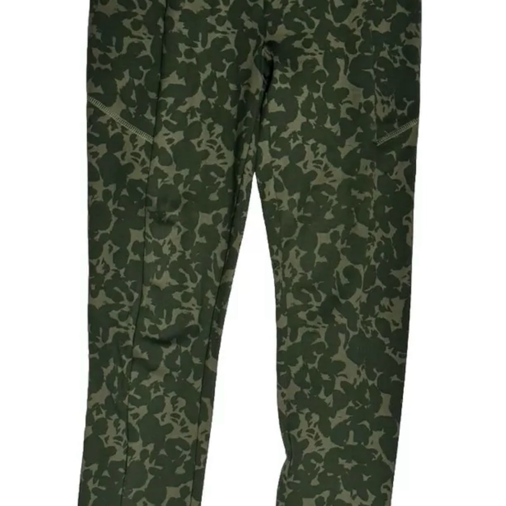 CAbi 6053 green camo leggings sz XS